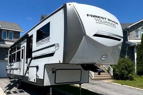 Forest River Wildwood Heritage Glen Fifth Wheel