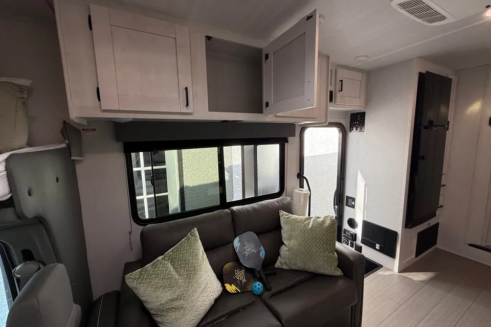 Forest River Entrada 3100FB Luxury Easy to drive Class C sleep up to 10