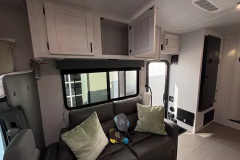 Forest River Entrada 3100FB Easy to drive Class C sleep up to 10
