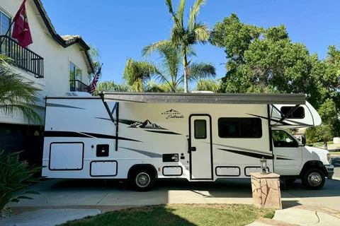 Forest River Entrada 3100FB Easy to drive Class C sleep up to 10