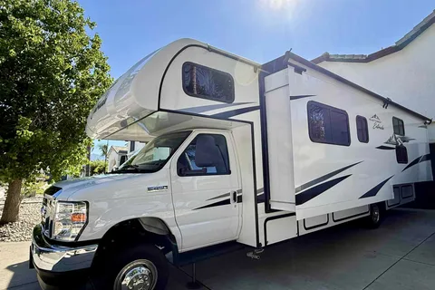 Forest River Entrada 3100FB Easy to drive Class C sleep up to 10