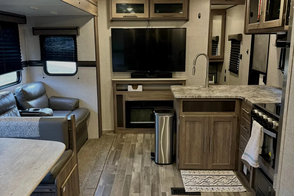 2022 CrossRoads RV Zinger ZR290KB