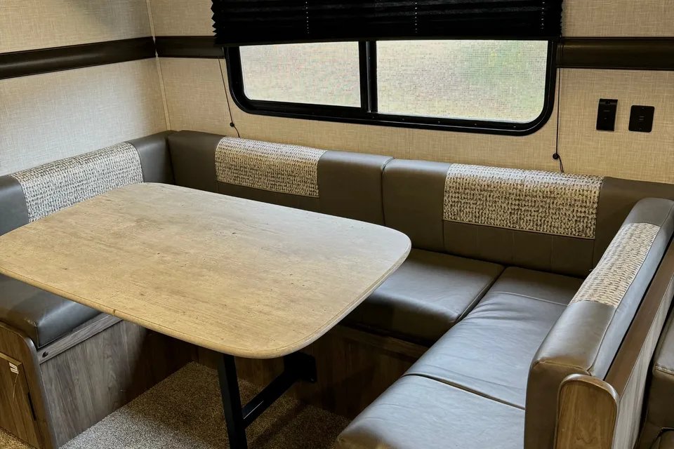 2022 CrossRoads RV Zinger ZR290KB