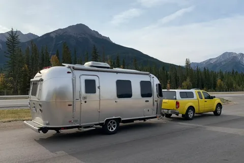 Miraj - Airstream Caravel 22FB Travel Trailer