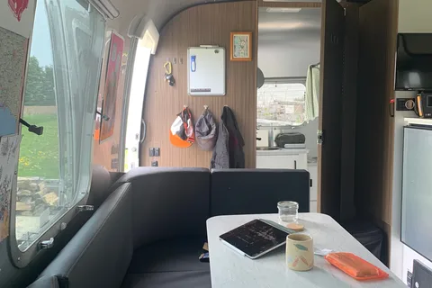 Miraj - Airstream Caravel 22FB Travel Trailer