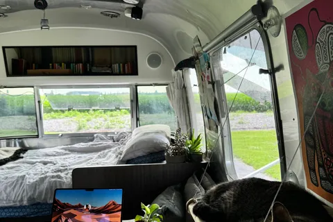 Miraj - Airstream Caravel 22FB Travel Trailer