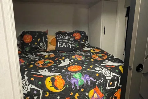 Sweet Pea II - 2026 Bunk House with Camp King bed
