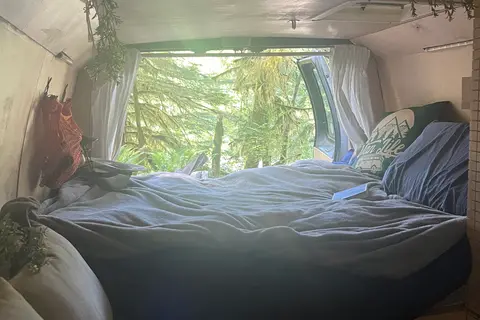 Agathe Ford E-250 Campervan