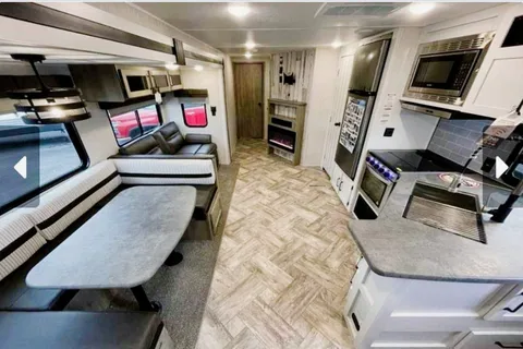 Jeremy's Palomino 28BHSS Travel Trailer