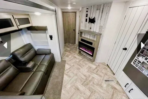 Jeremy's Palomino 28BHSS Travel Trailer