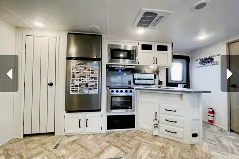 Jeremy's Palomino 28BHSS Travel Trailer