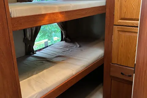Island Adventure Bunkhouse