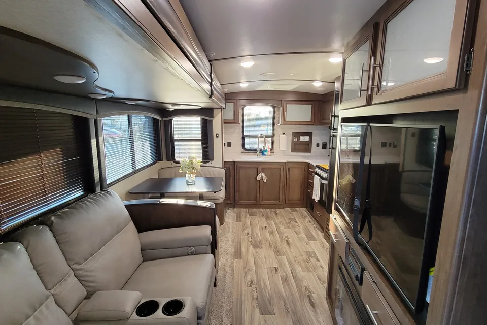 Family Glamping Getaway | King Bed + Private Bunkhouse