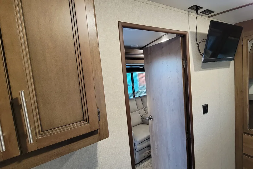 Family Glamping Getaway | King Bed + Private Bunkhouse