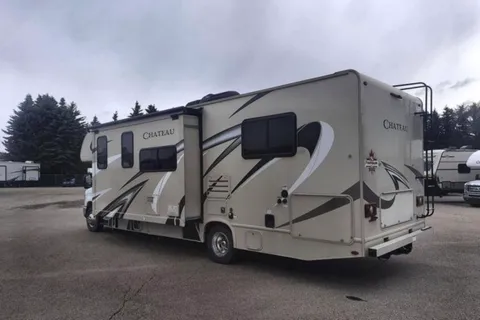 K&R's Luxury Chateau 28Z | Sleeps 7 | Huge Storage | Banff & Mountain Ready!