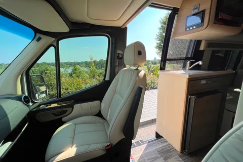 Glamping on Wheels - 20ft Modern Luxury MB Sprinter