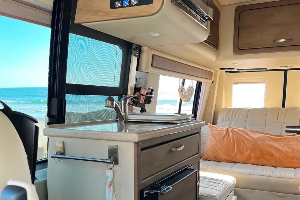 Glamping on Wheels - 2021 MB Luxury 20ft Sprinter