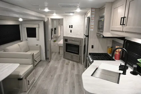 2025 BRAND NEW! Coachmen Catalina Legacy 263BHSCK