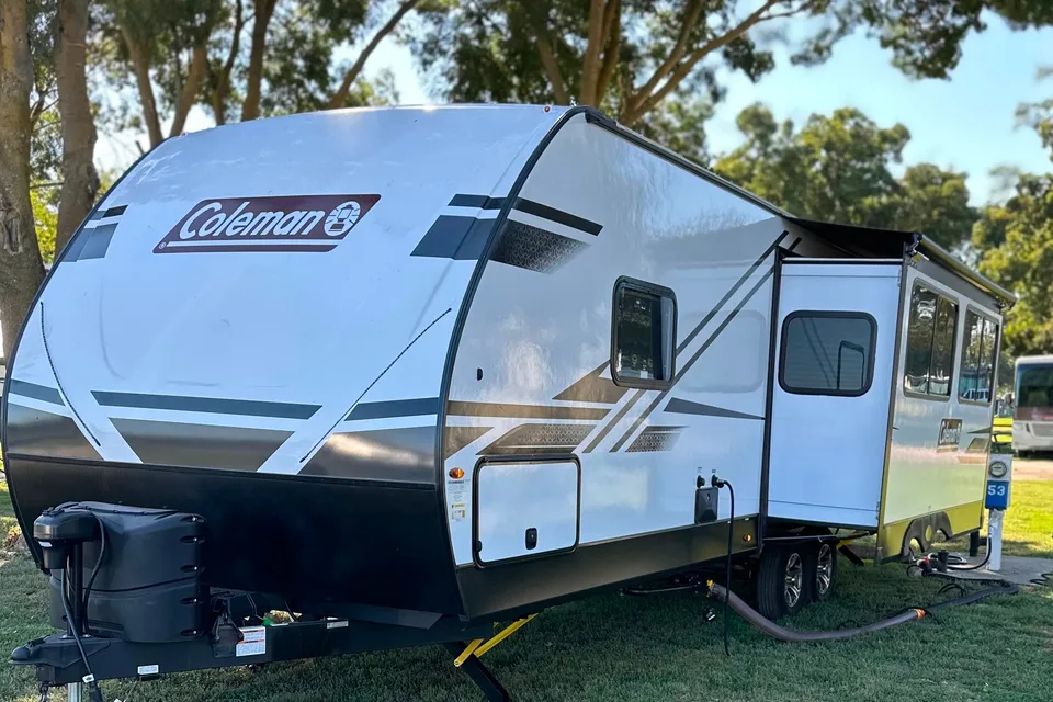 Lake Life?! Coleman Dutchman 2715R 