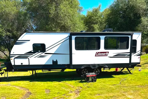 Lake Life?! Coleman Dutchman 2715R 