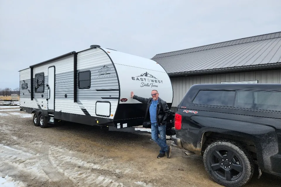 Jeff's East to West Della Teera Travel Trailer