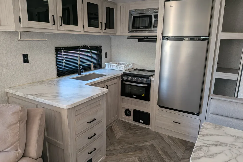 Jeff's East to West Della Teera Travel Trailer