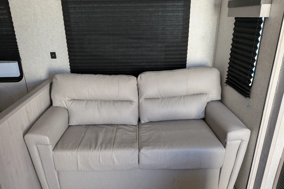 Jeff's East to West Della Teera Travel Trailer