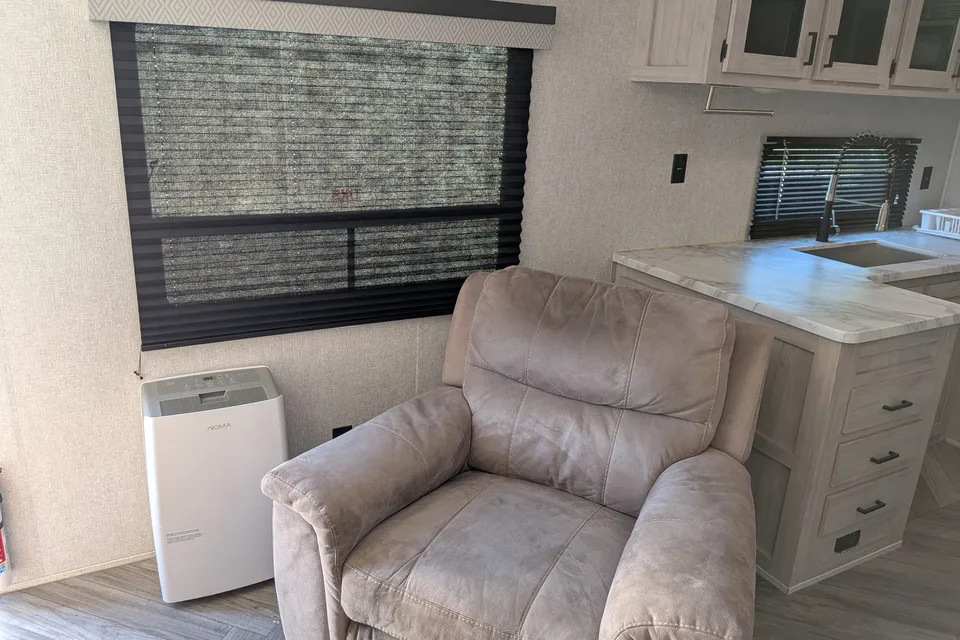 Jeff's East to West Della Teera Travel Trailer