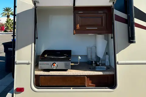 Outdoor Kitchen! Georgetown Class A