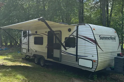 Vivian's Keystone 2016 Travel Trailer