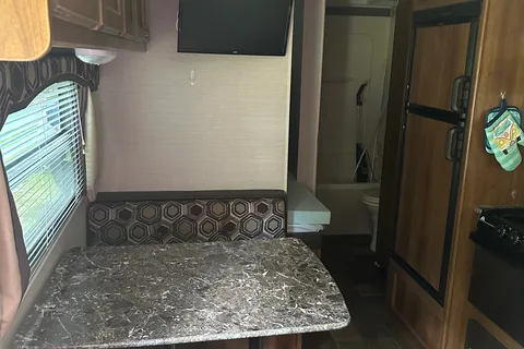 Vivian's Keystone 2016 Travel Trailer