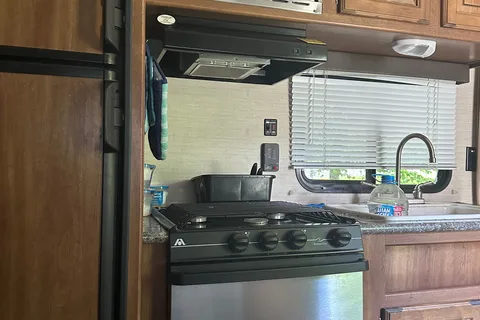 Vivian's Keystone 2016 Travel Trailer