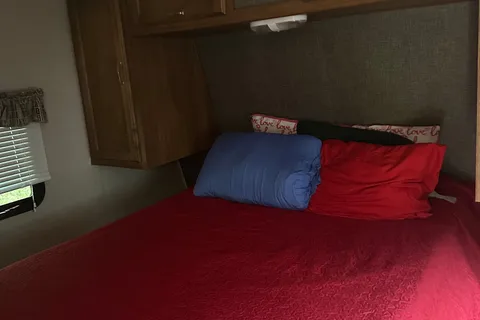 Vivian's Keystone 2016 Travel Trailer