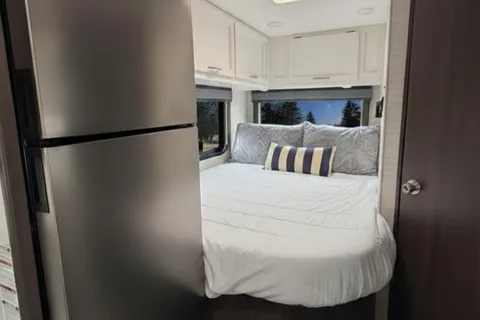 C09 - 6 Sleeper - The RV Rental Factory