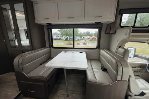 C09 - 6 Sleeper - The RV Rental Factory
