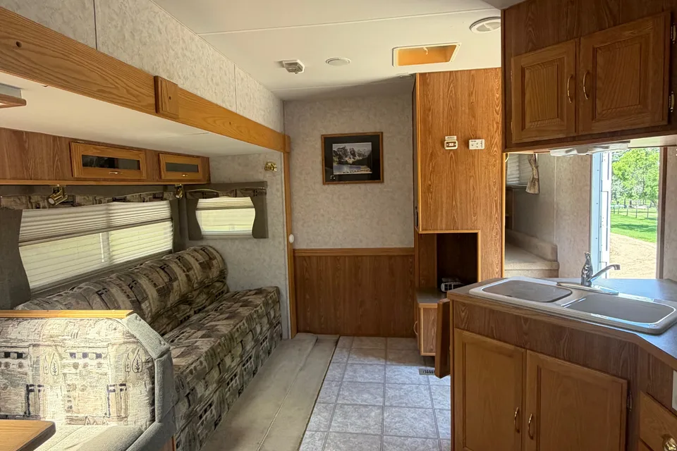 Derek's Vanguard 2nd generation  Fifth Wheel