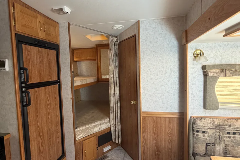 Derek's Vanguard 2nd generation  Fifth Wheel