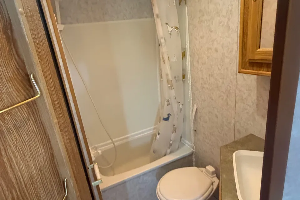Derek's Vanguard 2nd generation  Fifth Wheel