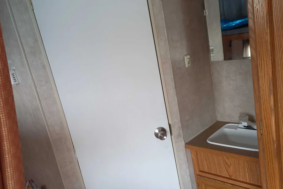 2005 Fleetwood Pioneer