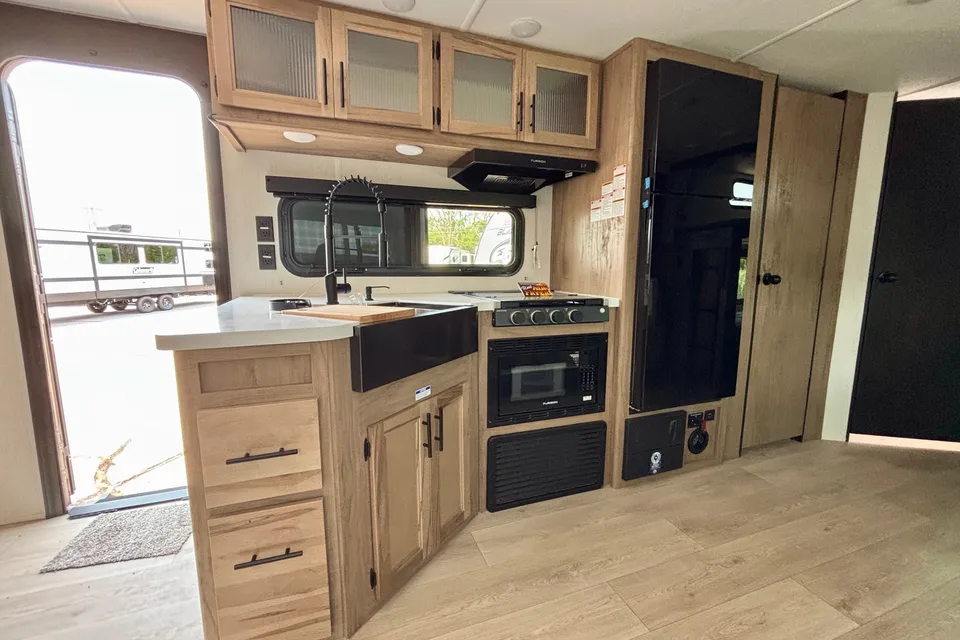 Rutherford’s Retreat ~ Forest River Black Label ~ Sleeps 8