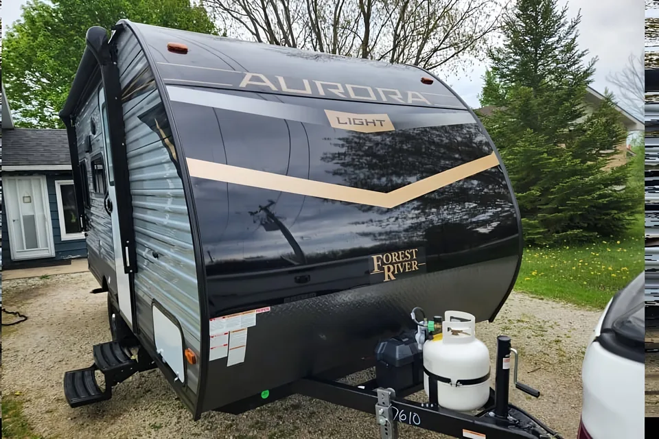 KMP's Forest River Aurora 15RDX 