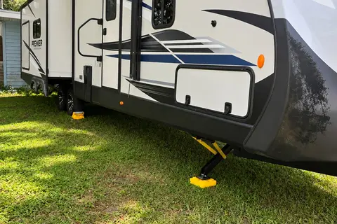 Sunshine & S'mores a Keystone 30RI Travel Trailer