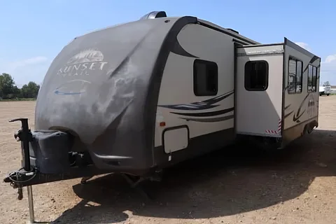 Crossroads ST29SS Travel Trailer