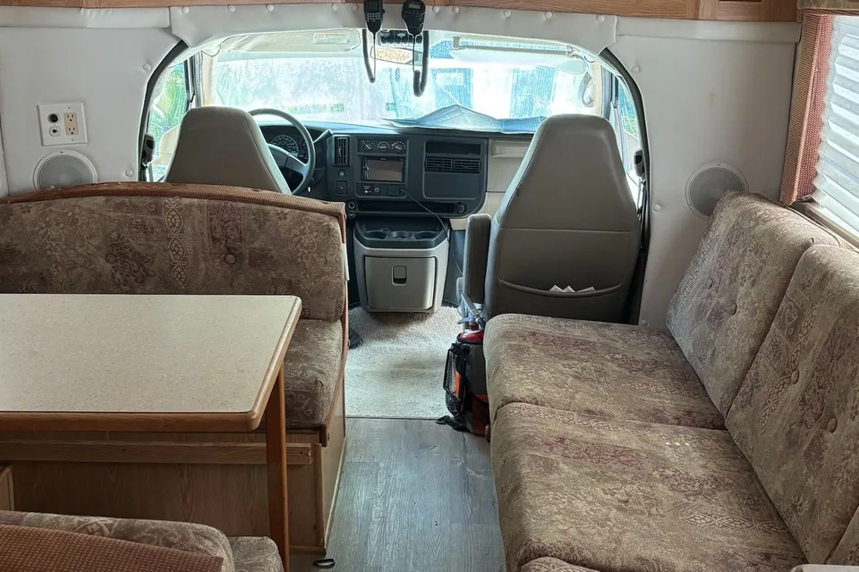 4 x 4 Thunder Camper