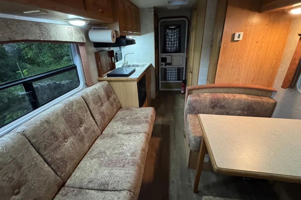 4 x 4 Thunder Camper