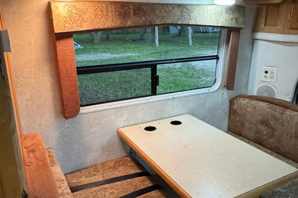 4 x 4 Thunder Camper