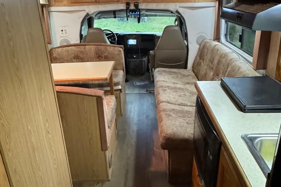 4 x 4 Thunder Camper
