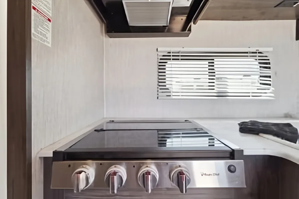 2021 Coachmen Leprechaun 270QB: Explore in Comfort and Style