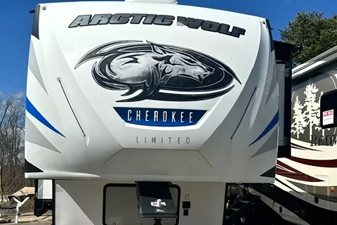 2019 Forest River RV Cherokee Arctic Wolf 305ML6 Fifth Wheel