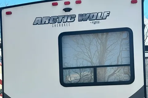 2019 Forest River RV Cherokee Arctic Wolf 305ML6 Fifth Wheel